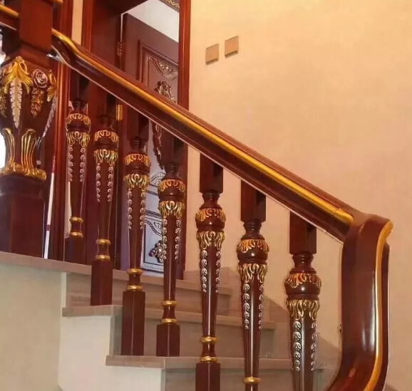 原木楼梯