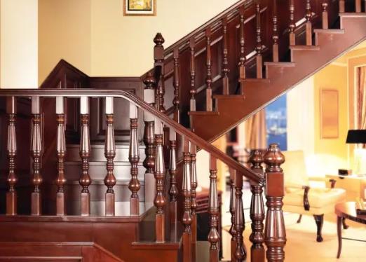 青岛龙湖原山别墅复式实木楼梯设计安装