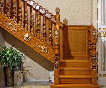青岛润悦酒店公寓制作安装实木楼梯